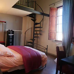 https://relais-lorebian.it-tuscanyhotel.com