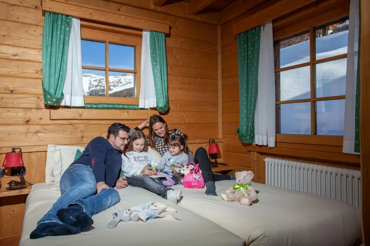 Ξενοδοχείο με διαμερίσματα Park Chalet Village Λιβίνιο